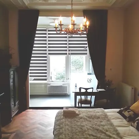 Ck58 Bed & Breakfast * The Hague